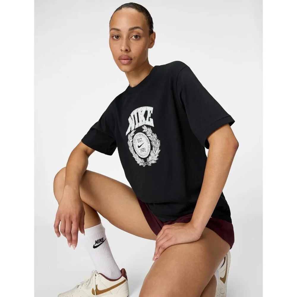 Nike Womens Sportswear Club Essentials T-Shirt Est. 1972